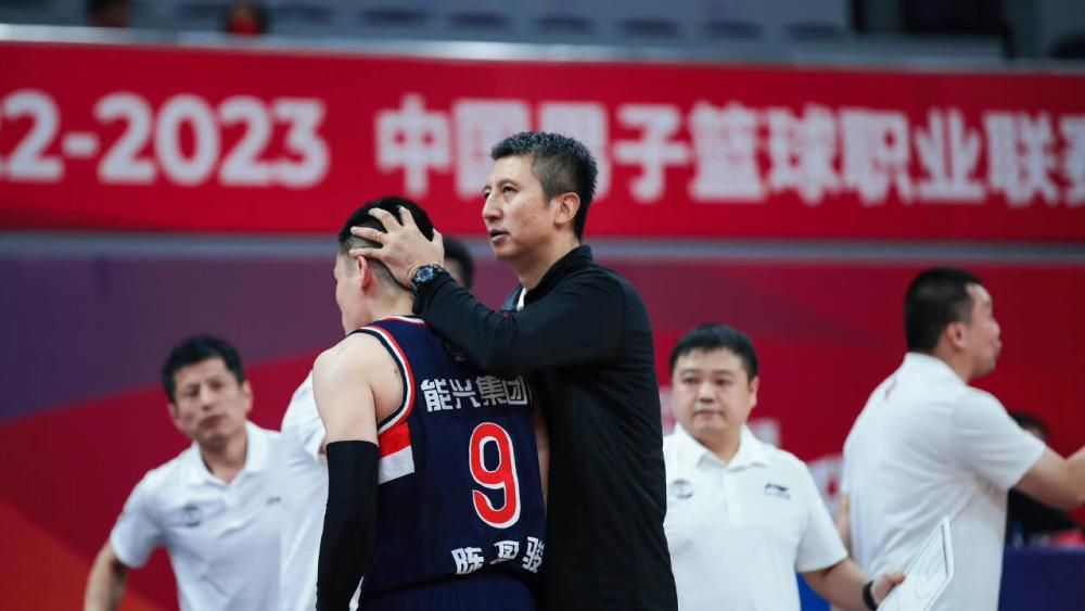 亚洲依依成人综合在线网址